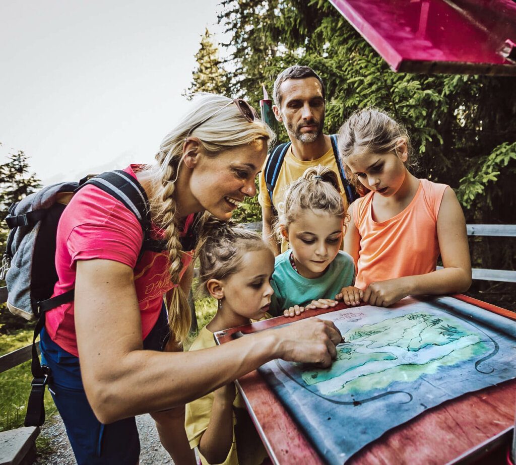 hotelgluecksschmiede-urlaub-mit-kindern-maerchenwald