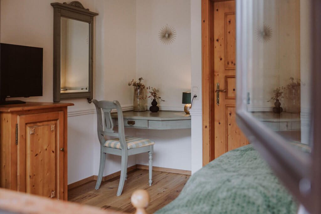 dorfhotel-gluecksschmiede-zimmer-maison-supernett-5