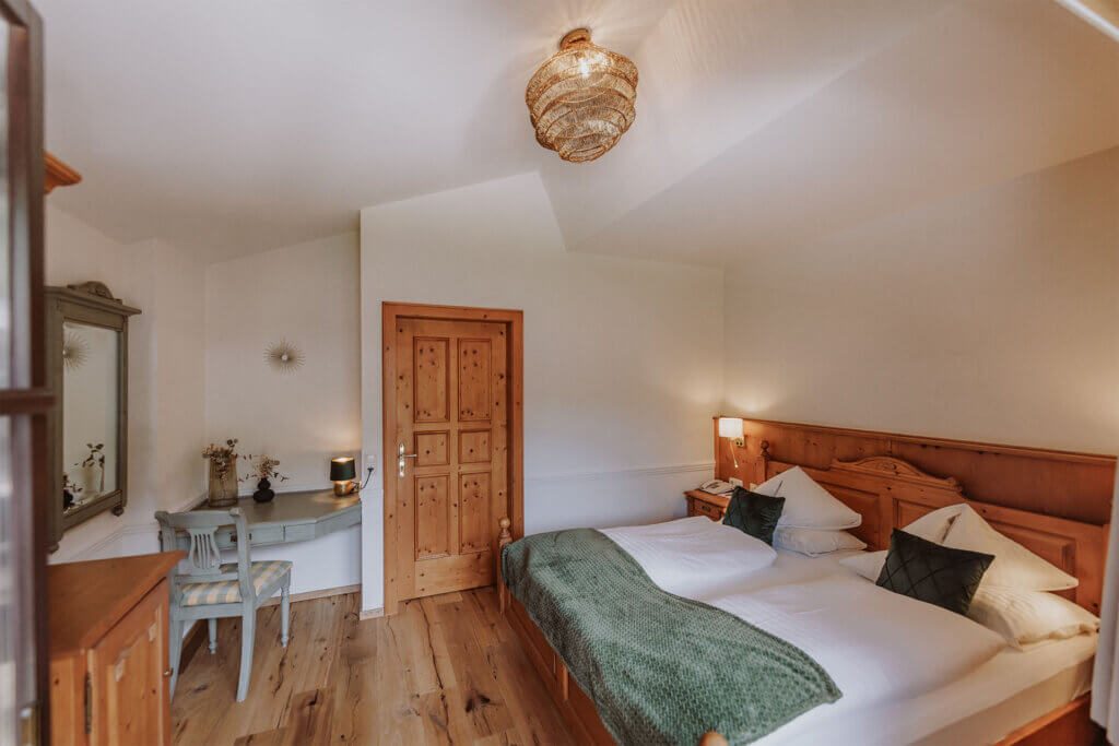 dorfhotel-gluecksschmiede-zimmer-maison-supernett-6
