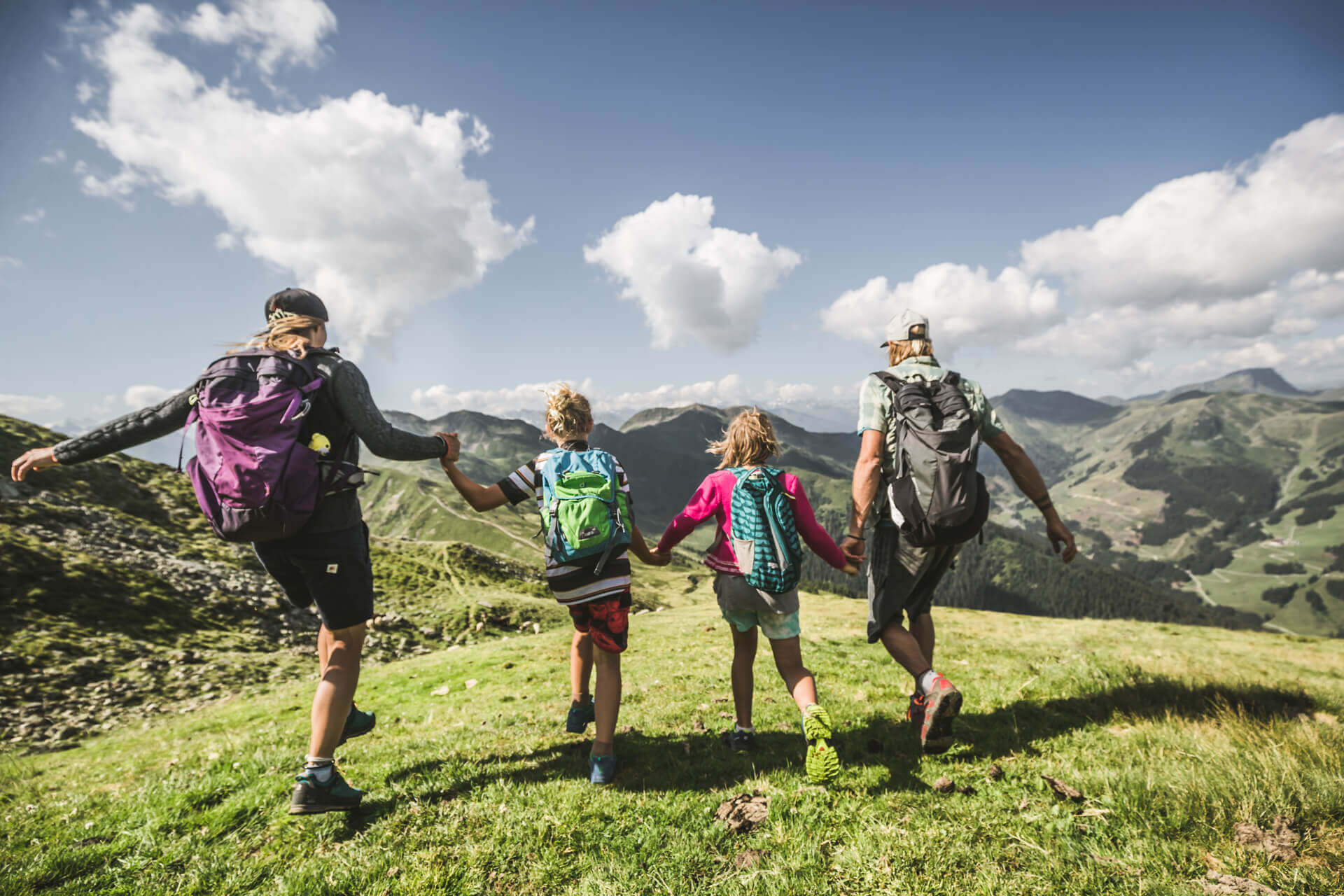 dorfhotel-gluecksschmiede-blog-abenteuer-familienurlaub-header